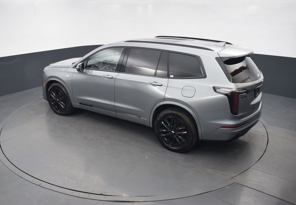 Used 2024 Cadillac XT6 Sport w/ LPO, ONYX Package image 40