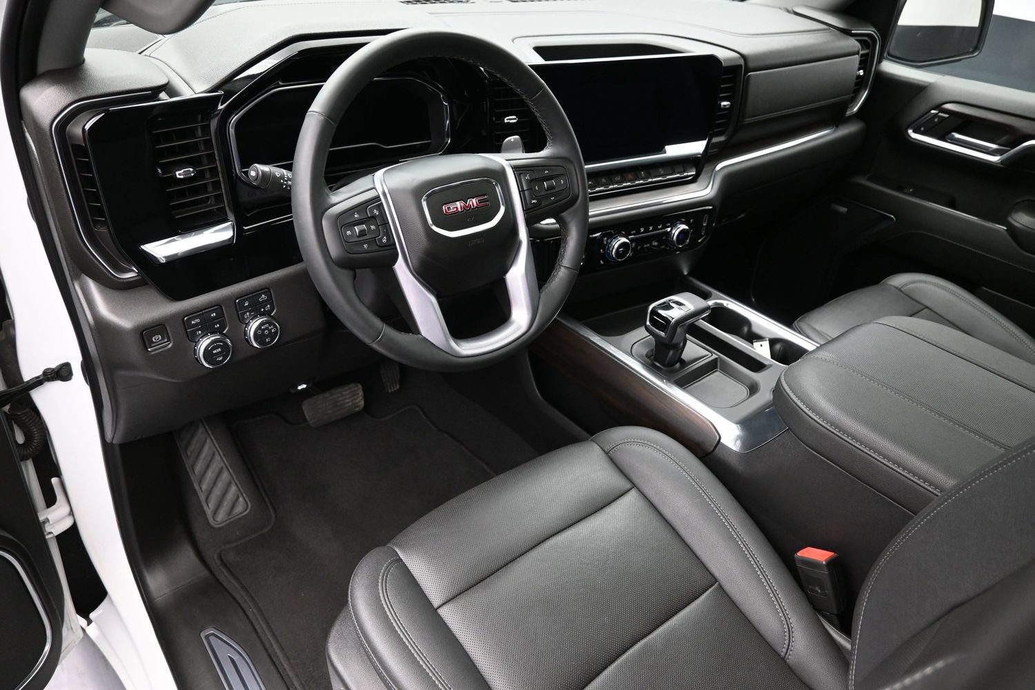Used 2023 GMC Sierra 1500 SLT w/ SLT Premium Package AWD/4WD image 22