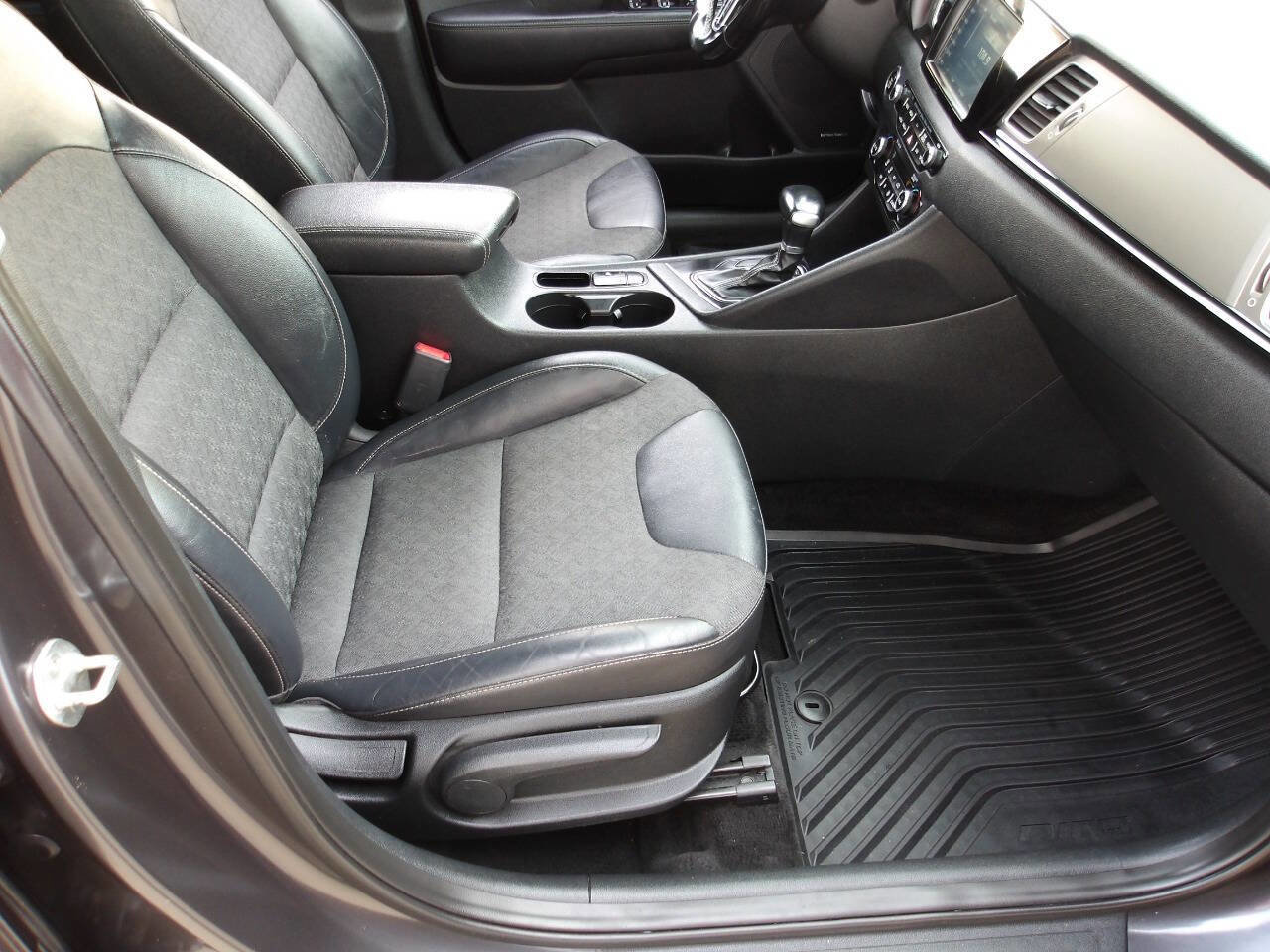 Used 2018 Kia Niro EX w/ EX Touring Graphite Edition FWD image 8