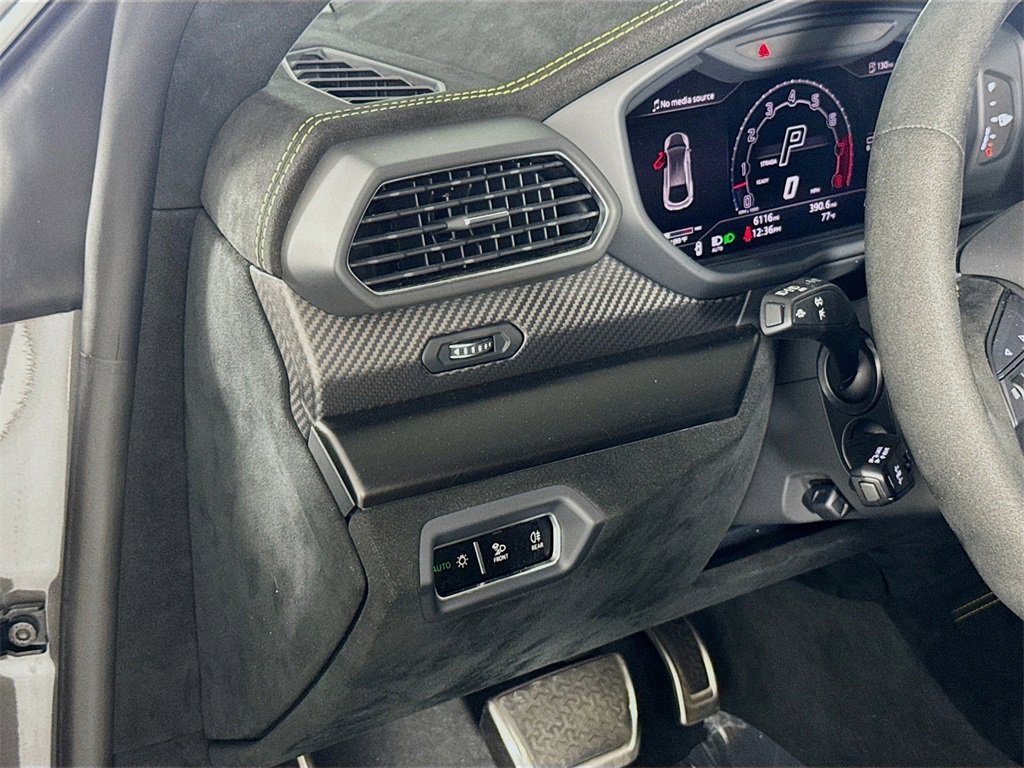 Used 2024 Lamborghini Urus Performante image 10