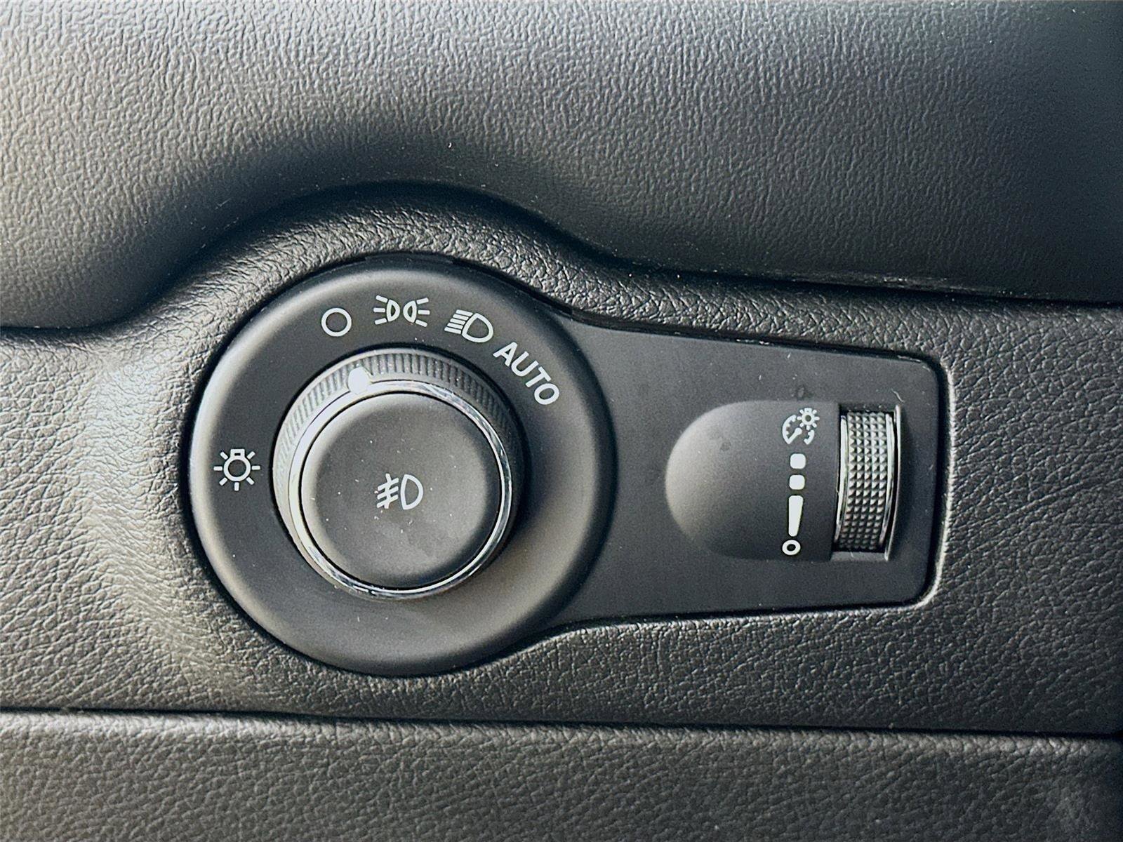 Used 2021 Dodge Durango SXT image 10