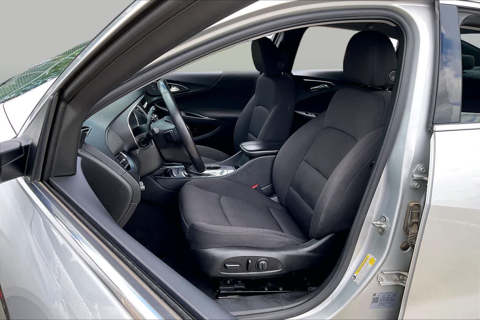 Used 2021 Chevrolet Malibu LT w/ Redline Edition FWD image 7
