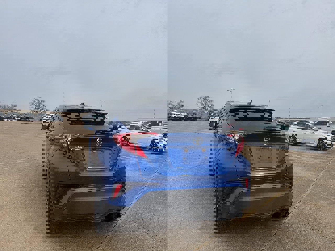 Used 2020 Toyota C-HR XLE image 18