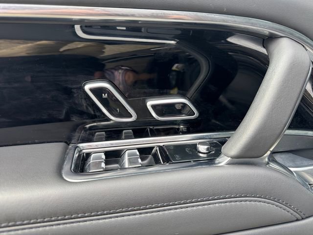 Used 2024 Land Rover Range Rover Long Wheelbase SE AWD/4WD image 11