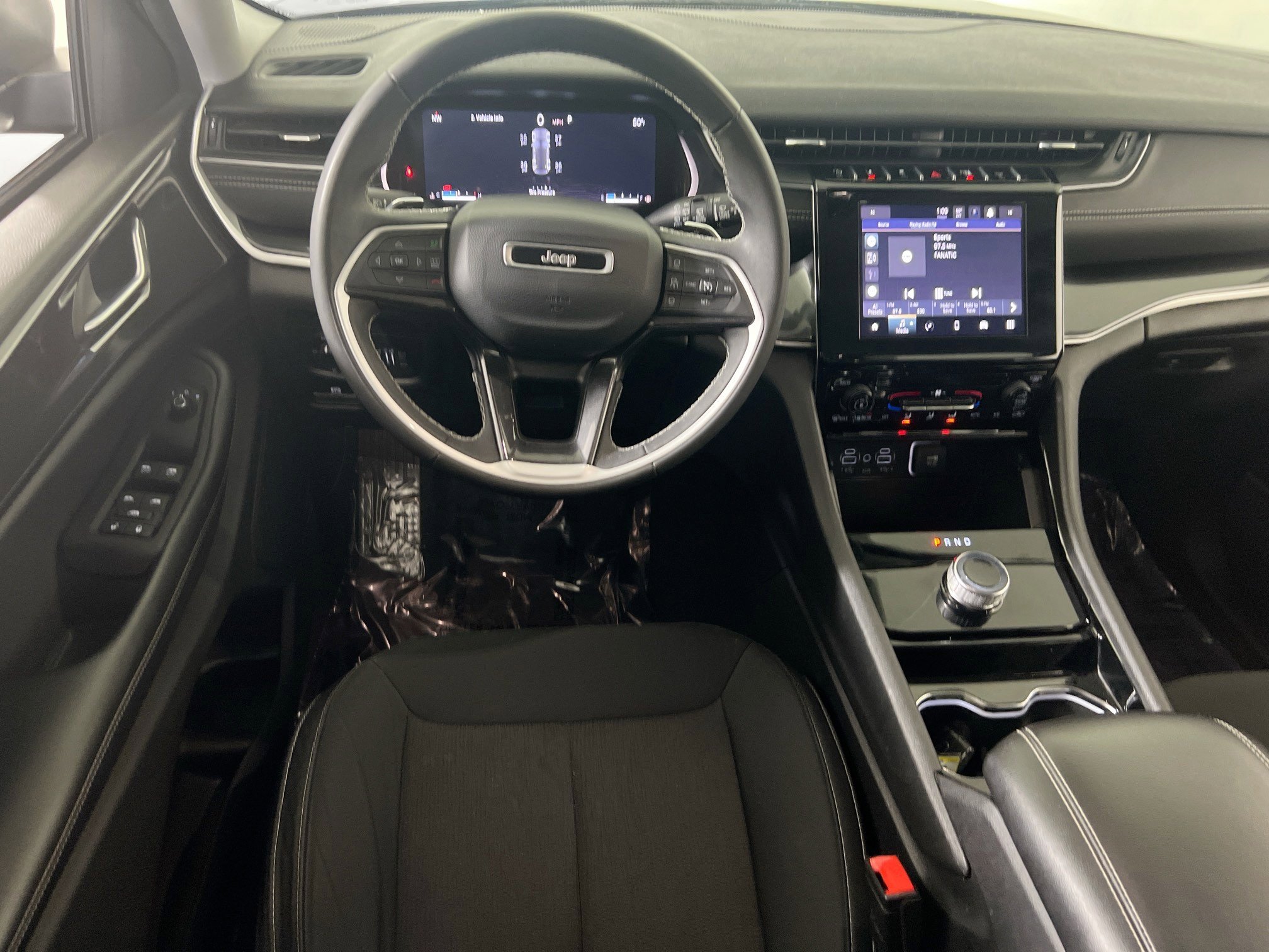 Used 2023 Jeep Grand Cherokee Laredo image 19