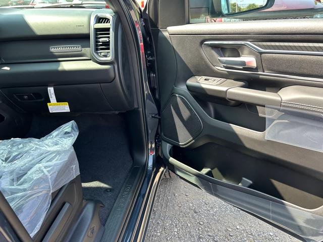 New 2025 RAM 1500 4x4 Crew Cab image 29