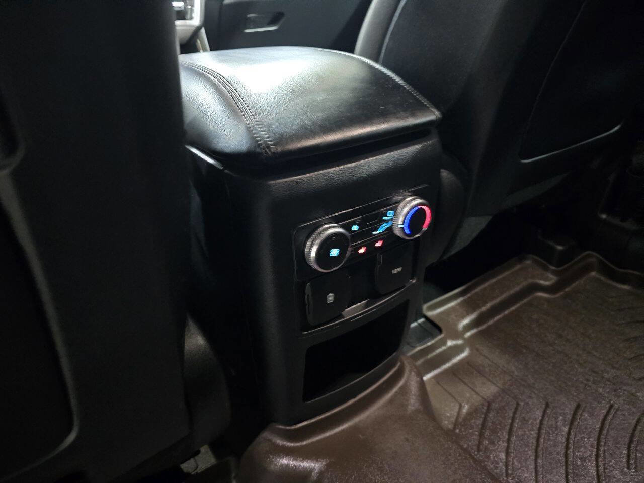 Used 2020 Ford Explorer XLT w/ Comfort Package image 31