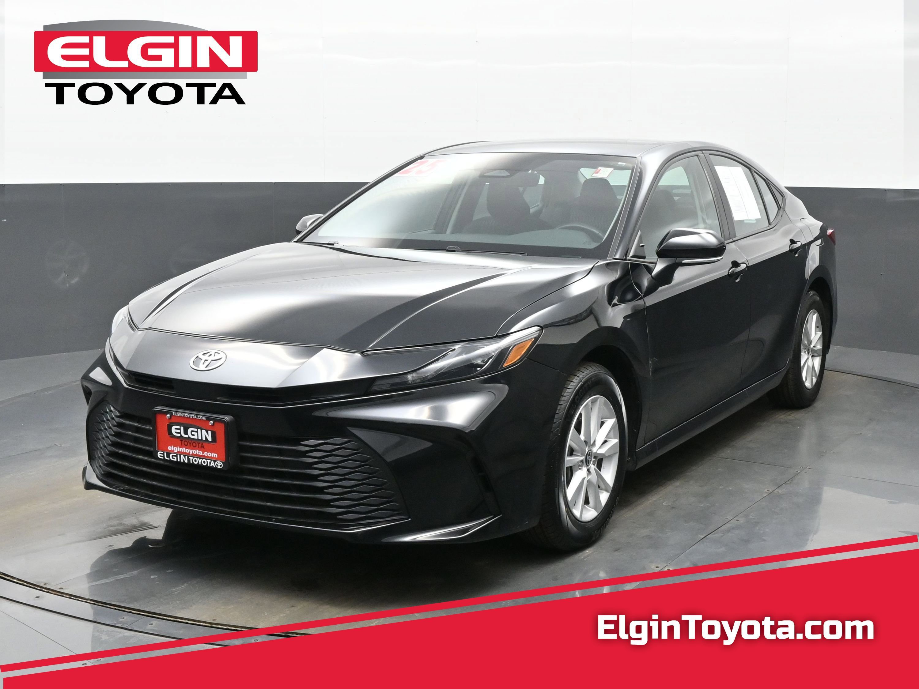 Used 2025 Toyota Camry LE w/ Convenience Package image 1