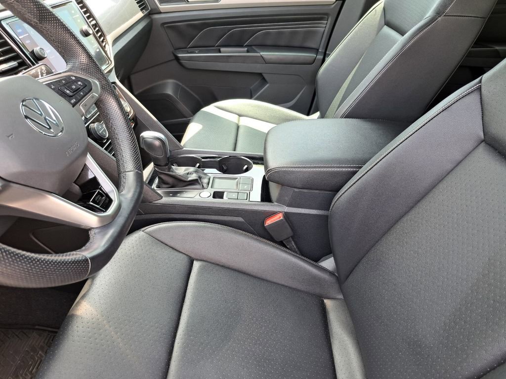 Used 2020 Volkswagen Atlas Cross Sport SEL R-Line FWD image 18