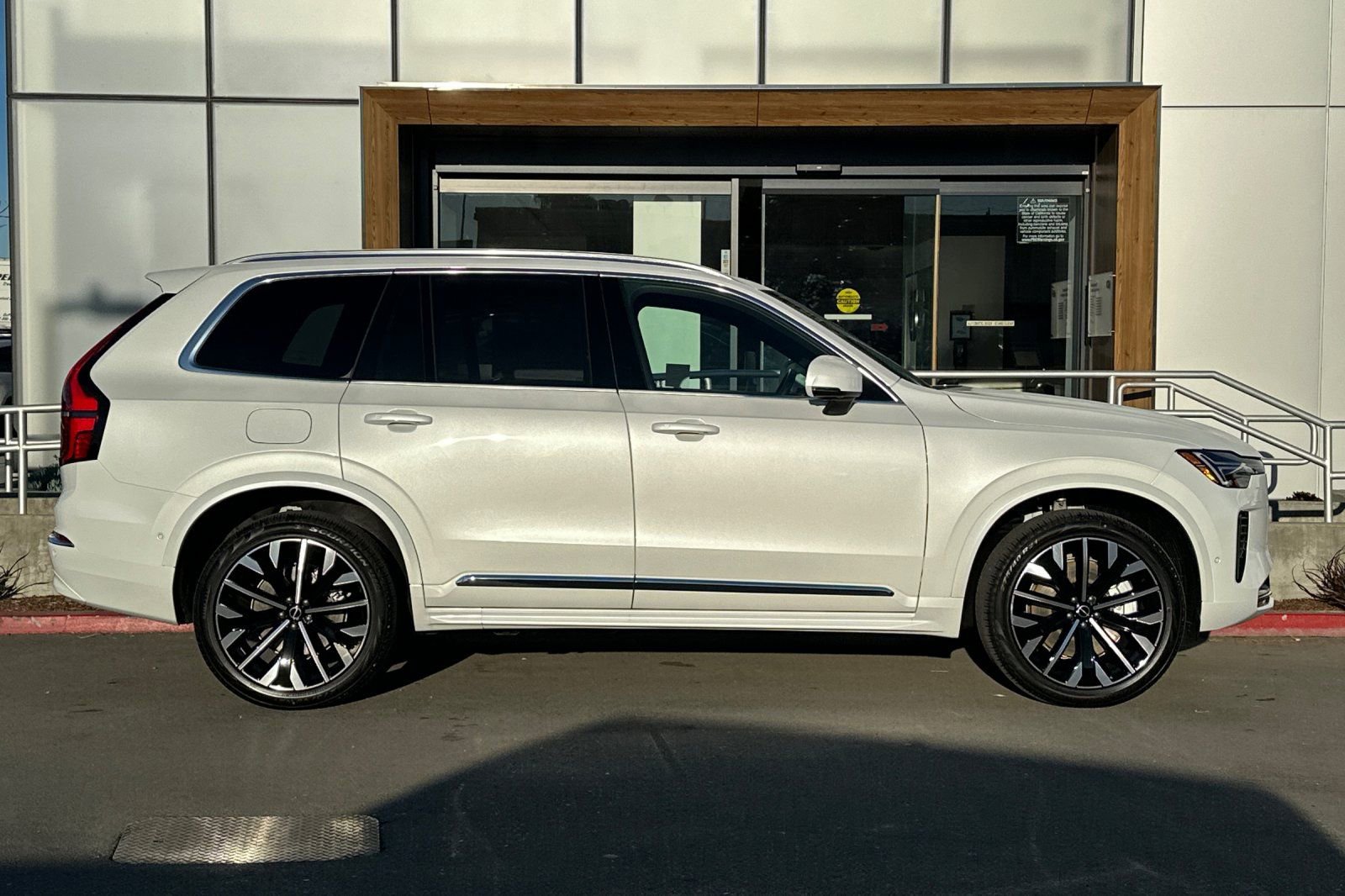 New 2026 Volvo XC90 T8 Plus AWD/4WD image 8