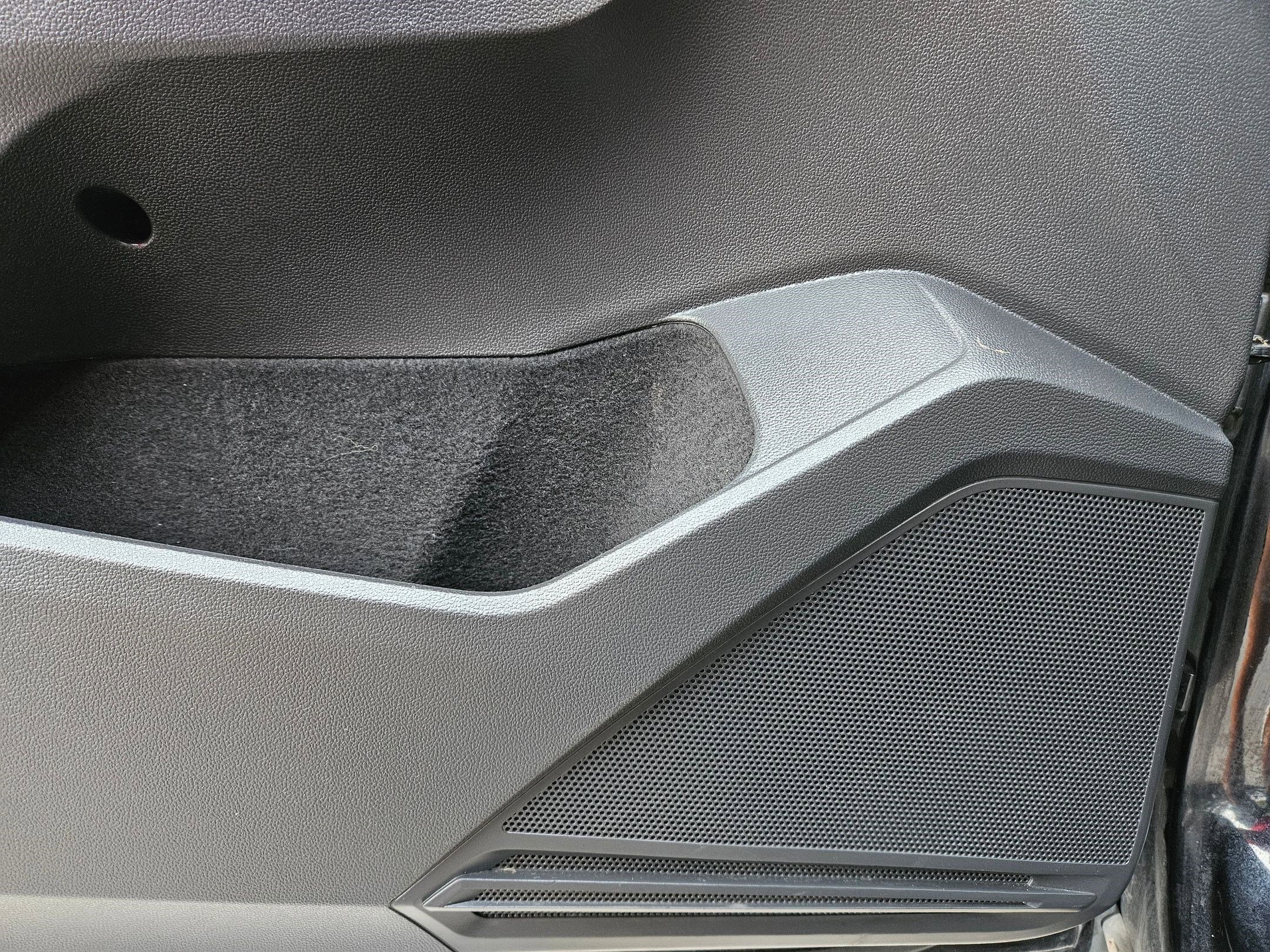 Used 2019 Volkswagen Tiguan SE image 15