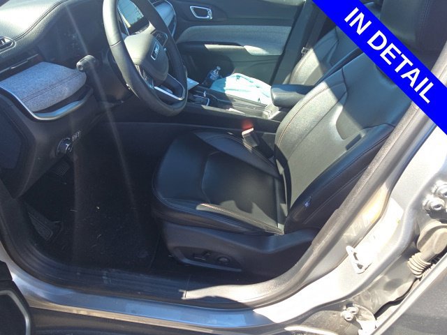 Used 2023 Jeep Compass Latitude AWD/4WD image 10