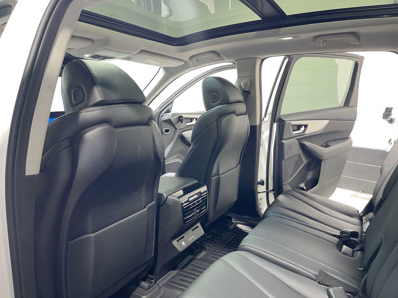 Certified 2025 Acura MDX SH-AWD image 12