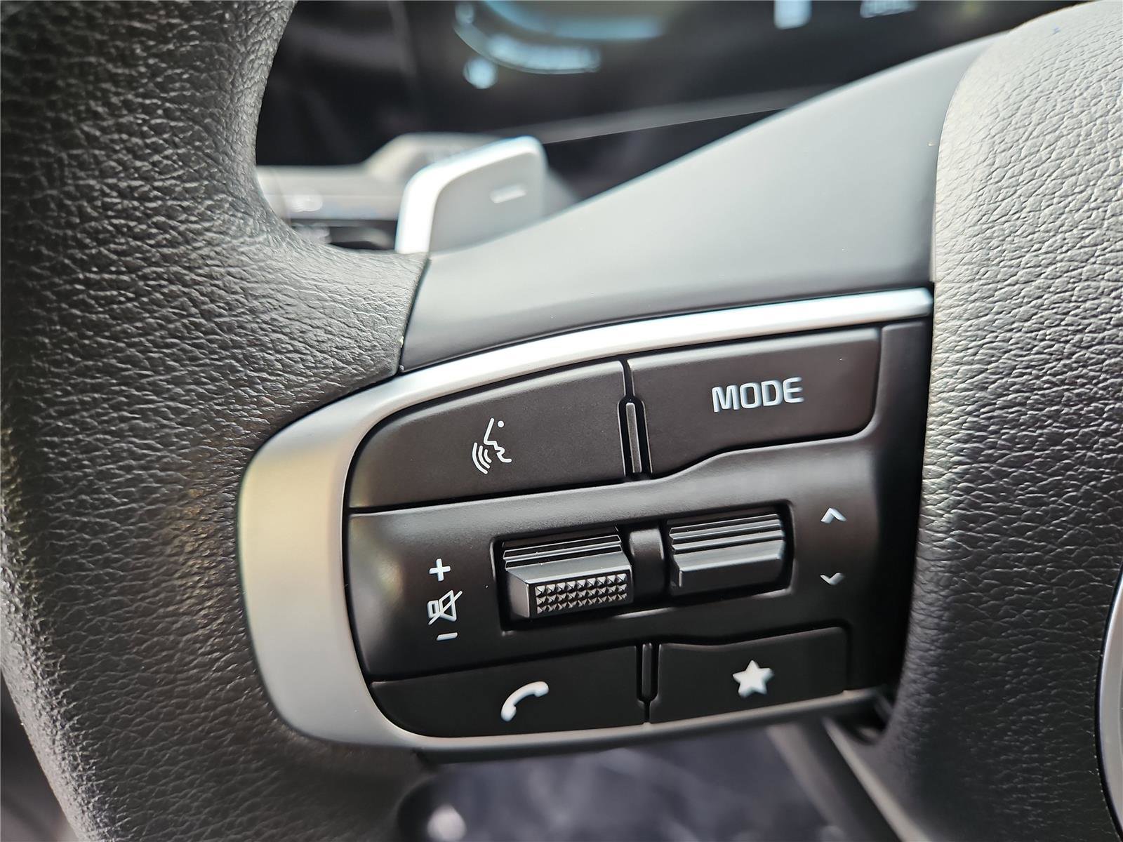 Certified 2025 Kia Sportage LX image 17