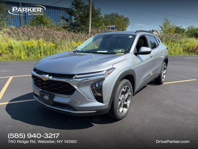 Used 2025 Chevrolet Trax LT w/ Driver Confidence Package