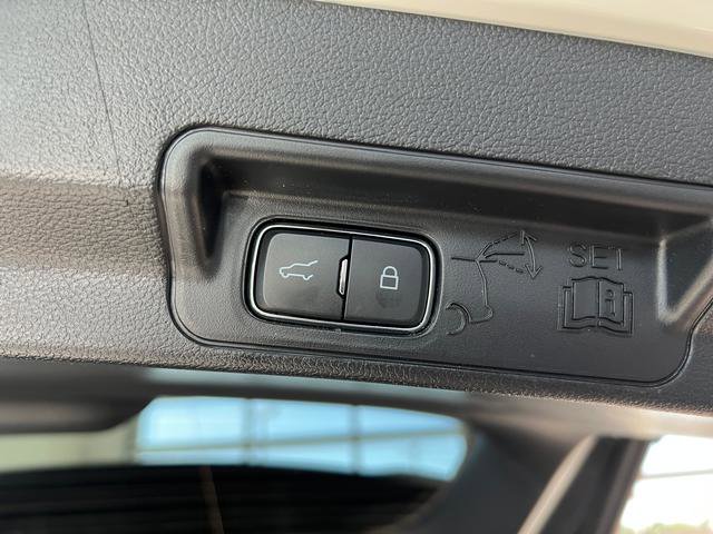 Used 2022 Ford Explorer XLT w/ Equipment Group 202A image 23