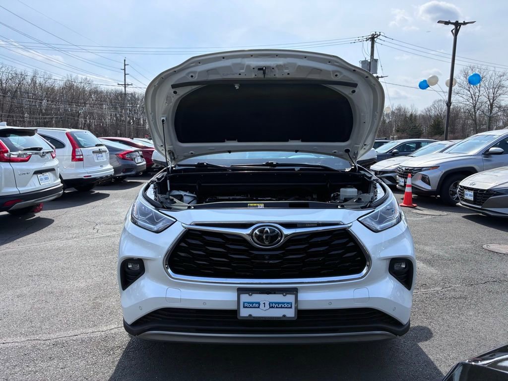 Used 2020 Toyota Highlander Platinum AWD/4WD image 10
