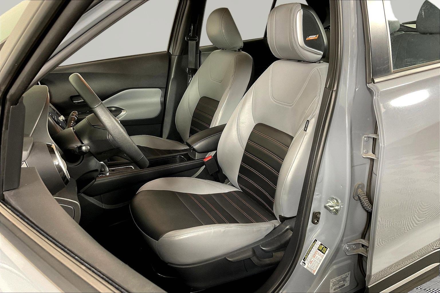Used 2024 Nissan Kicks SR w/ SR Premium Package FWD image 21