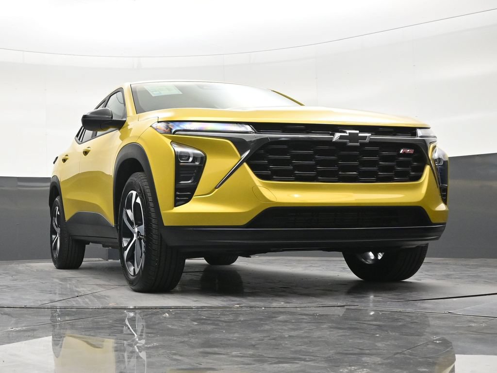 Used 2025 Chevrolet Trax RS FWD image 26