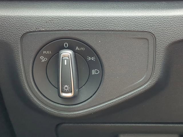 Certified 2022 Volkswagen Atlas Cross Sport SE w/ Panoramic Sunroof Package image 28