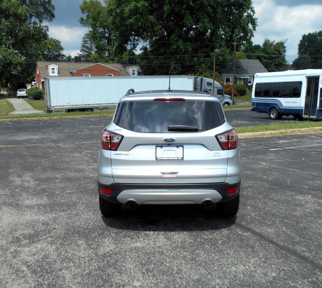 Used 2018 Ford Escape SE w/ SE Sync 3 Package FWD image 7
