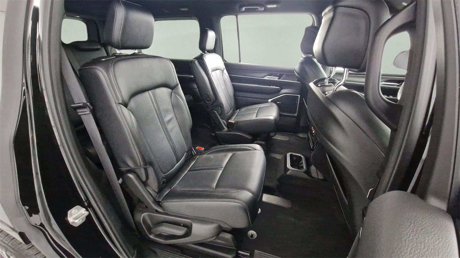 Used 2024 Jeep Wagoneer Series II image 29