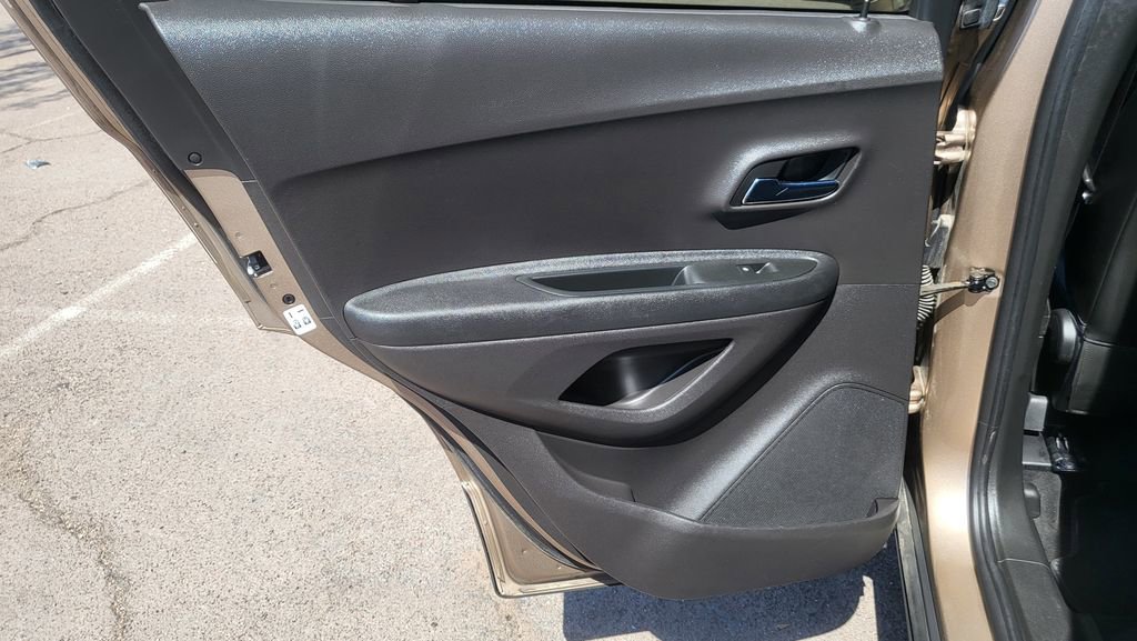 Used 2018 Chevrolet Trax LT w/ Driver Confidence Package image 21