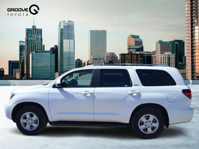 Used 2018 Toyota Sequoia SR5 w/ Premium Package image 2