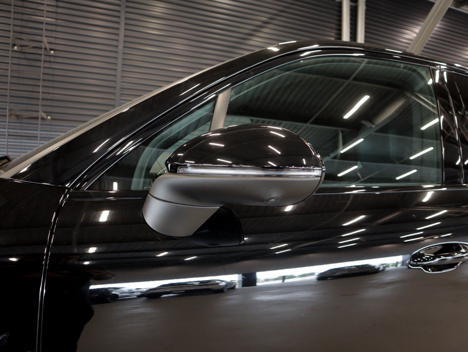 Certified 2023 Porsche Cayenne Platinum Edition AWD/4WD image 27