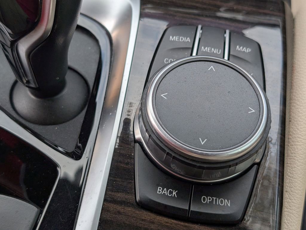 Used 2019 BMW 530i xDrive w/ Convenience Package image 31