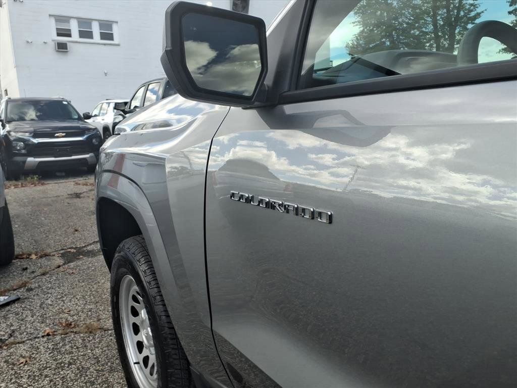 Used 2025 Chevrolet Colorado W/T image 9