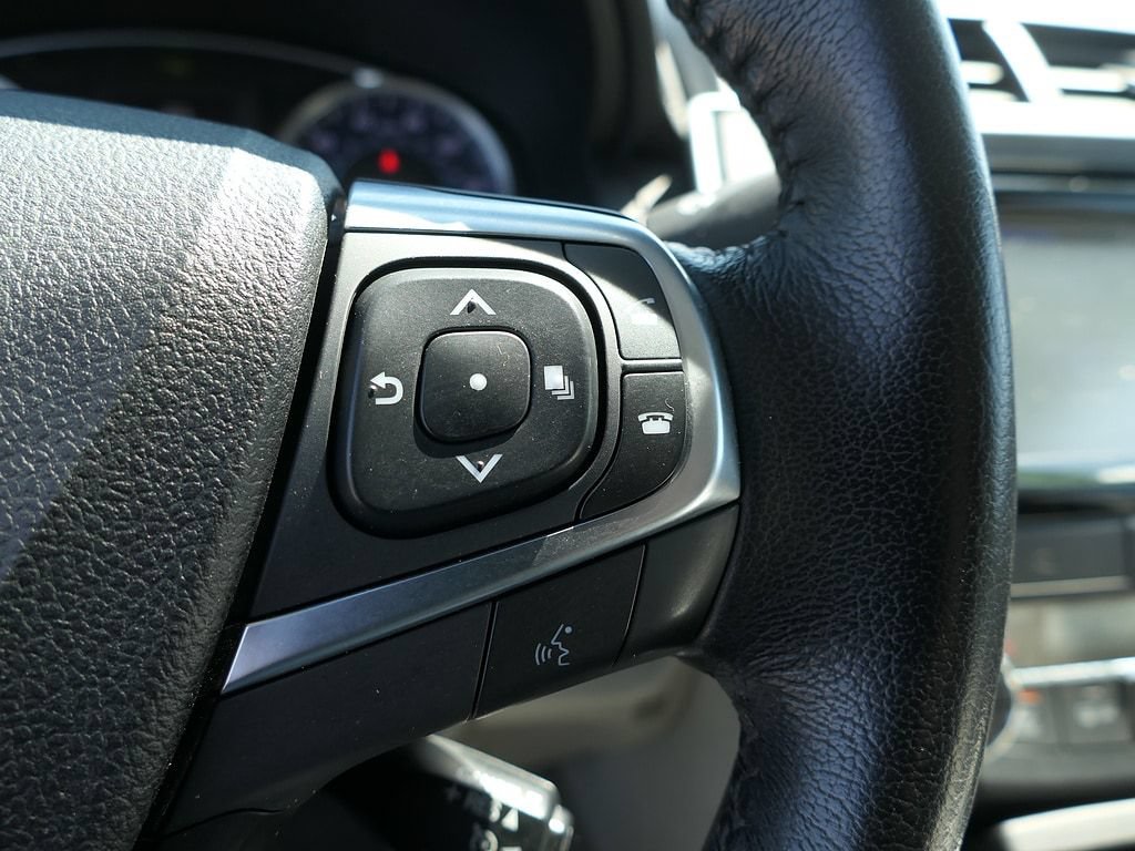 Used 2017 Toyota Camry XLE w/ Moonroof Package FWD image 17