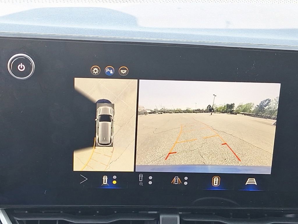 Used 2025 Chevrolet Equinox LT w/ Convenience Package II image 30