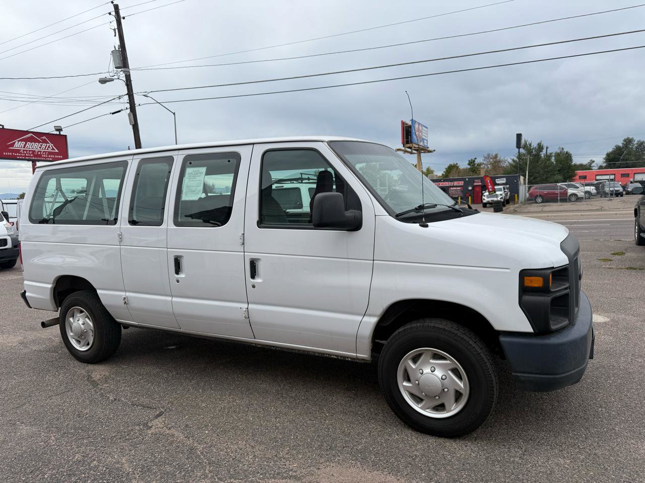 Used 2013 Ford E-350 and Econoline 350 XL image 2