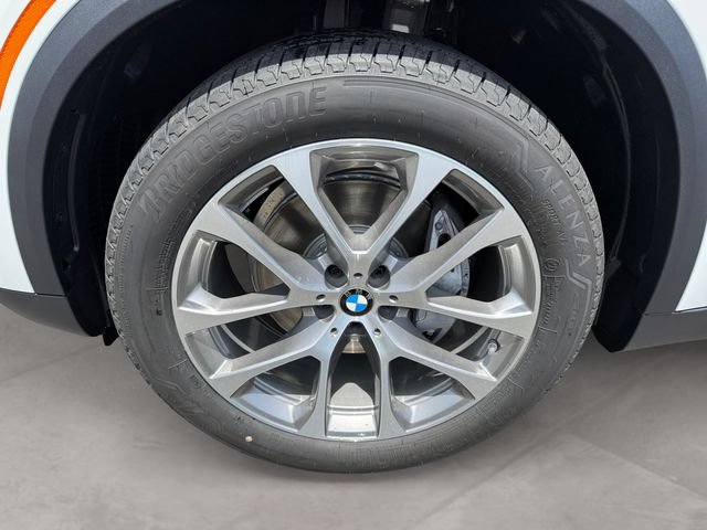 New 2026 BMW X5 xDrive40i w/ Climate Comfort Package AWD/4WD image 14