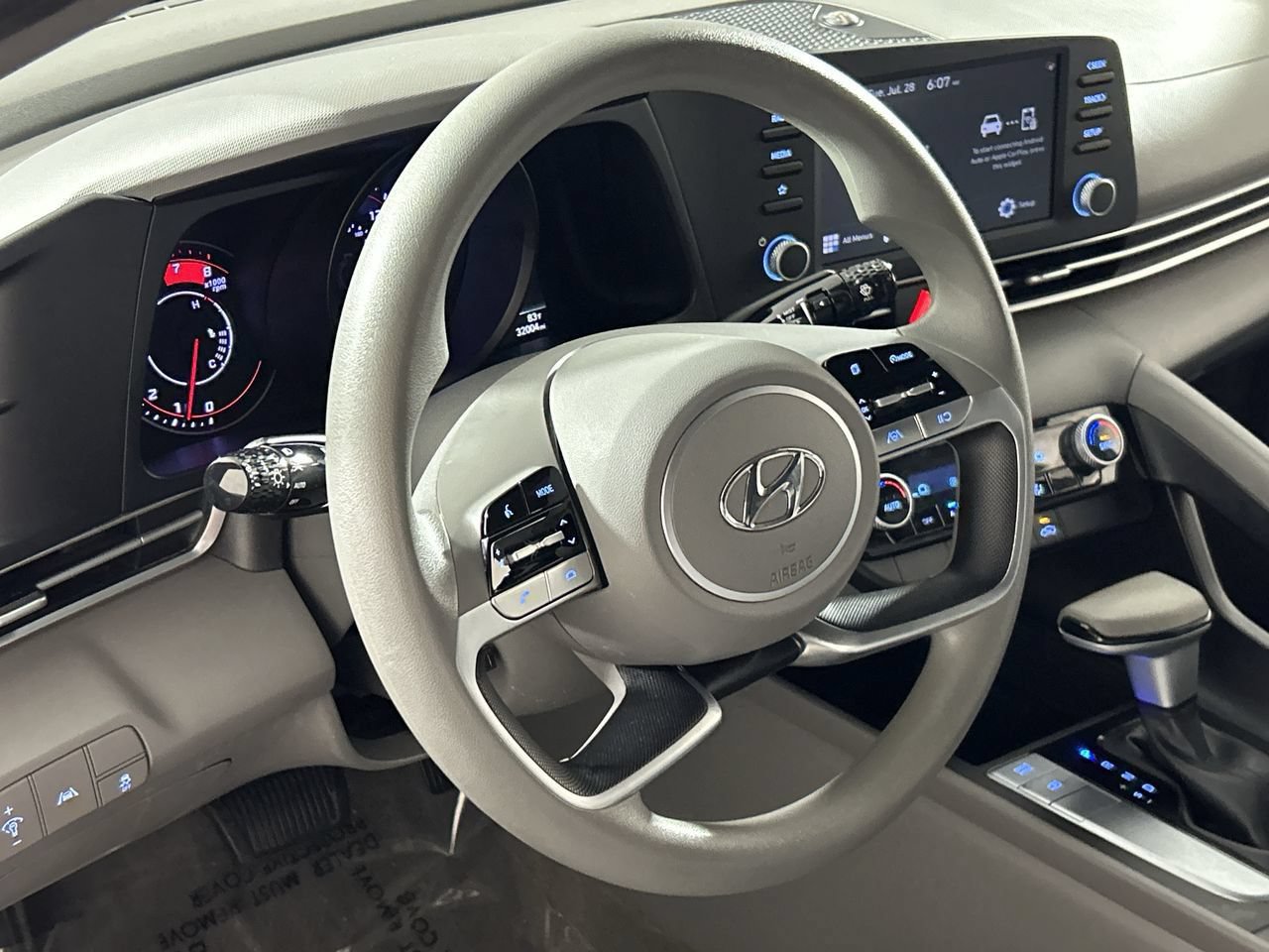 Used 2023 Hyundai Elantra SEL FWD image 14
