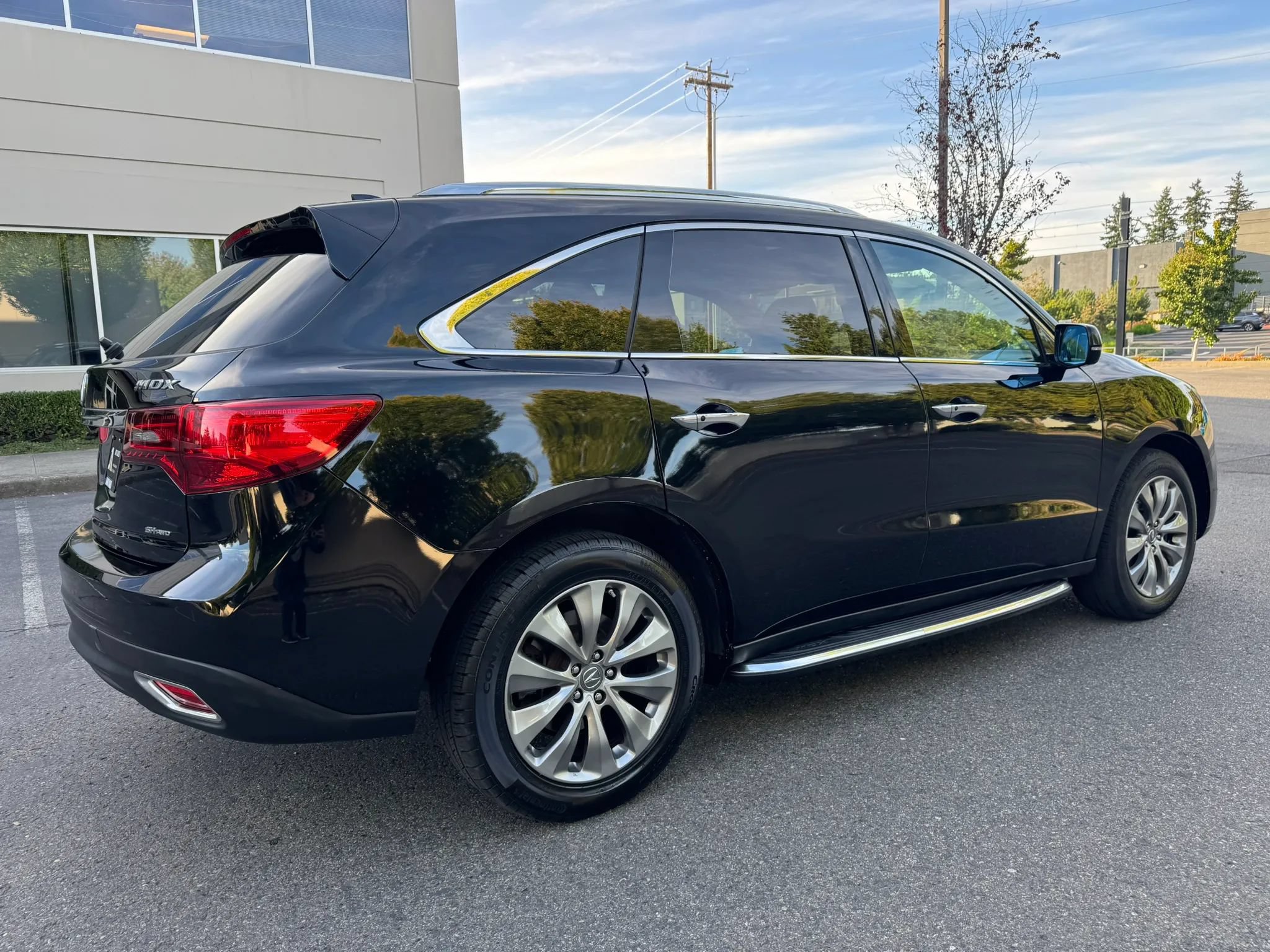 Used 2016 Acura MDX w/ Technology Package AWD/4WD image 11