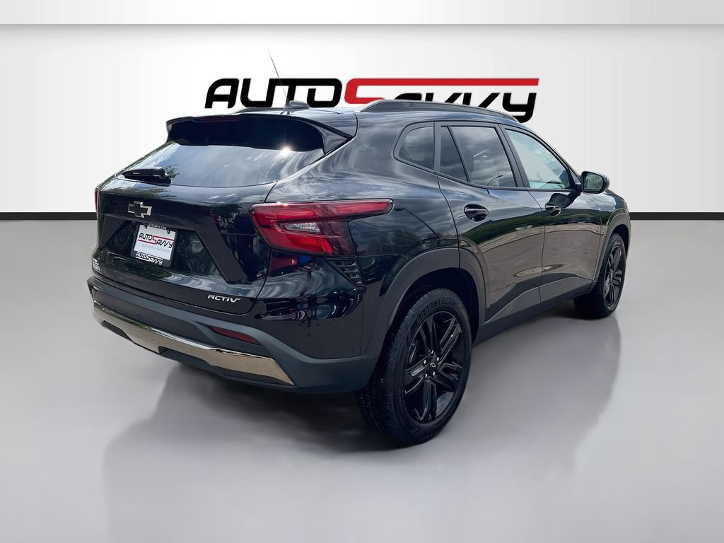 Used 2025 Chevrolet Trax ACTIV w/ Sunroof Package FWD image 7