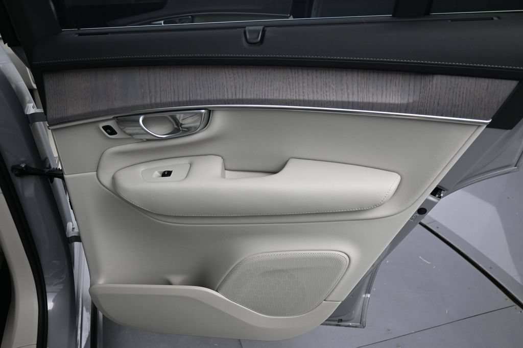 Certified 2026 Volvo XC90 B6 Ultra AWD/4WD image 16