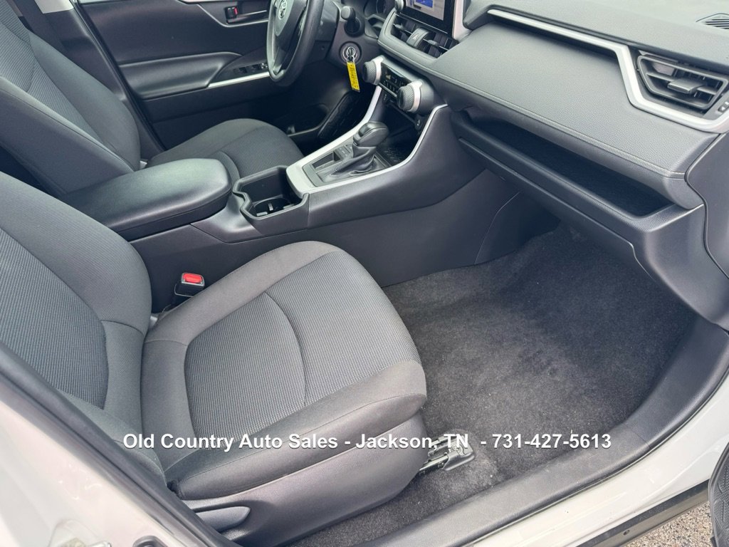 Used 2024 Toyota RAV4 LE image 12