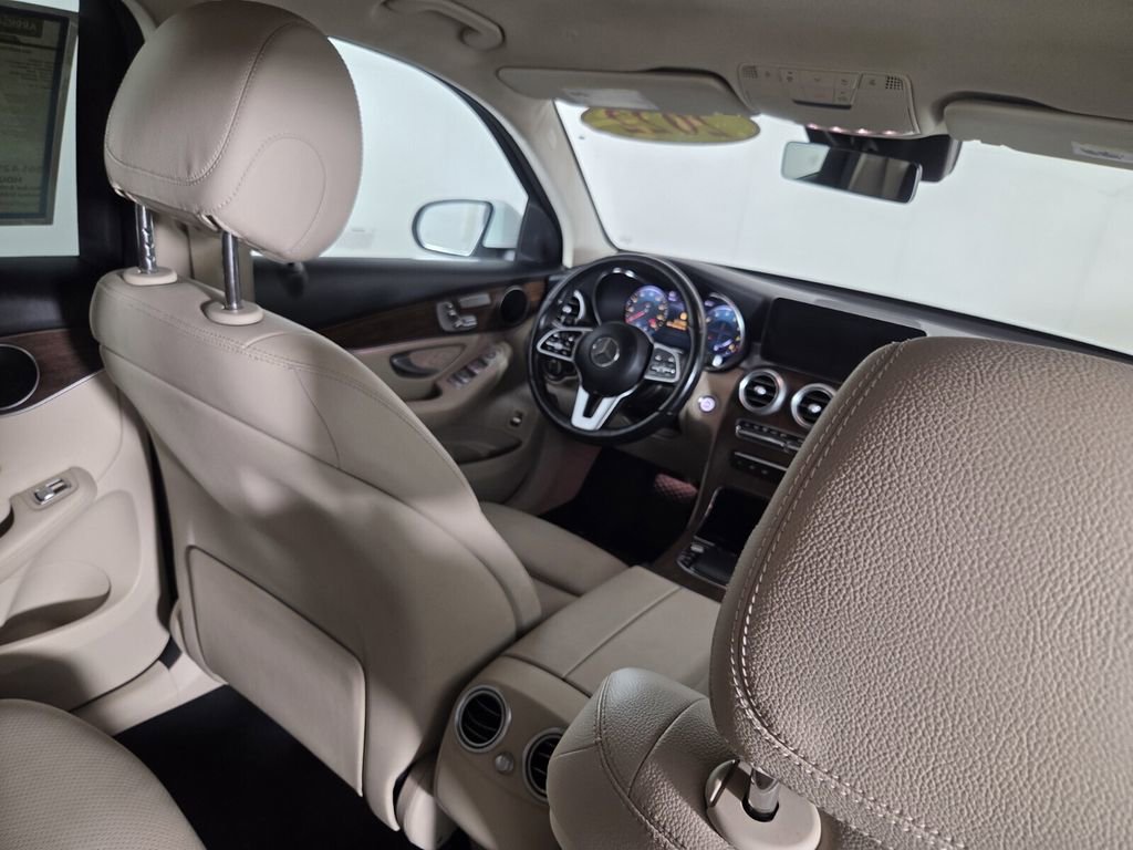 Used 2022 Mercedes-Benz GLC 300 4MATIC w/ Premium Package Lite image 31