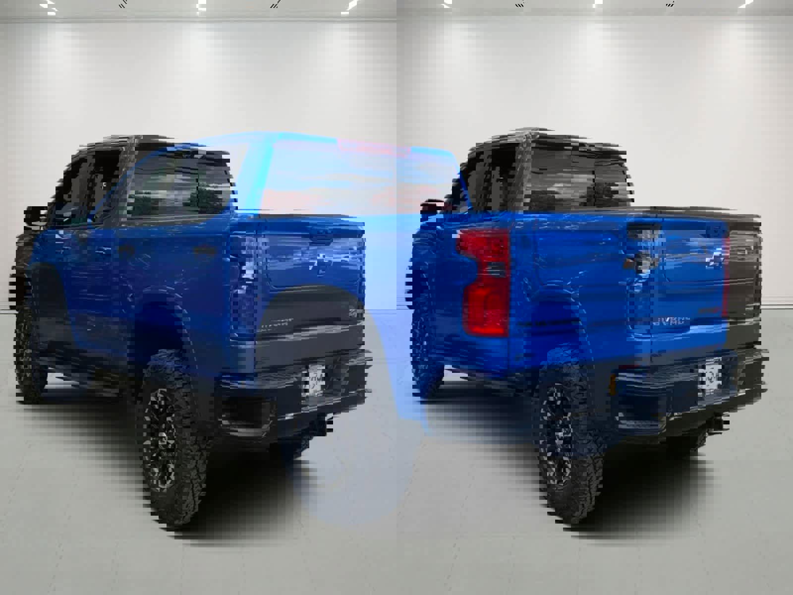 Used 2025 Chevrolet Silverado 1500 ZR2 w/ Technology Package image 4