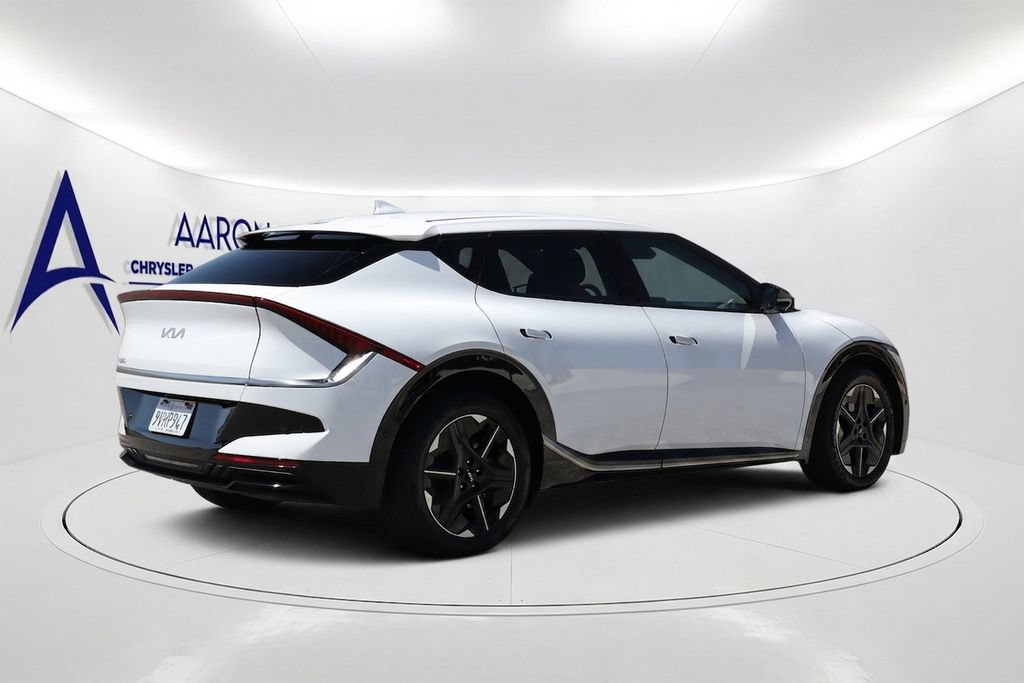 Used 2025 Kia EV6 Wind RWD image 4
