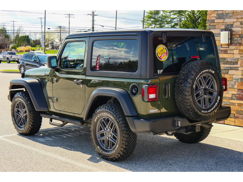 Used 2024 Jeep Wrangler Sport AWD/4WD image 5