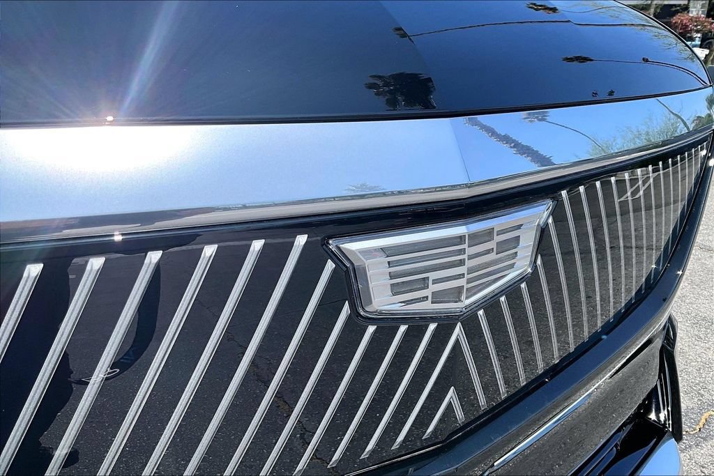 New 2026 Cadillac Escalade IQL Luxury w/ LPO, Floor Liner Package AWD/4WD image 35