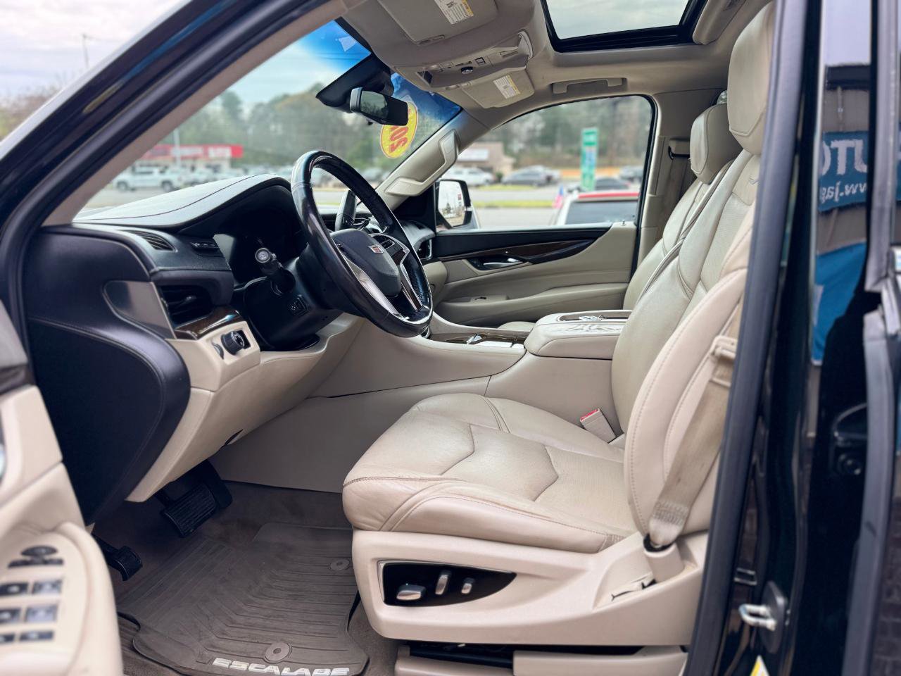 Used 2018 Cadillac Escalade ESV Luxury w/ LPO, Radiant Package RWD image 10
