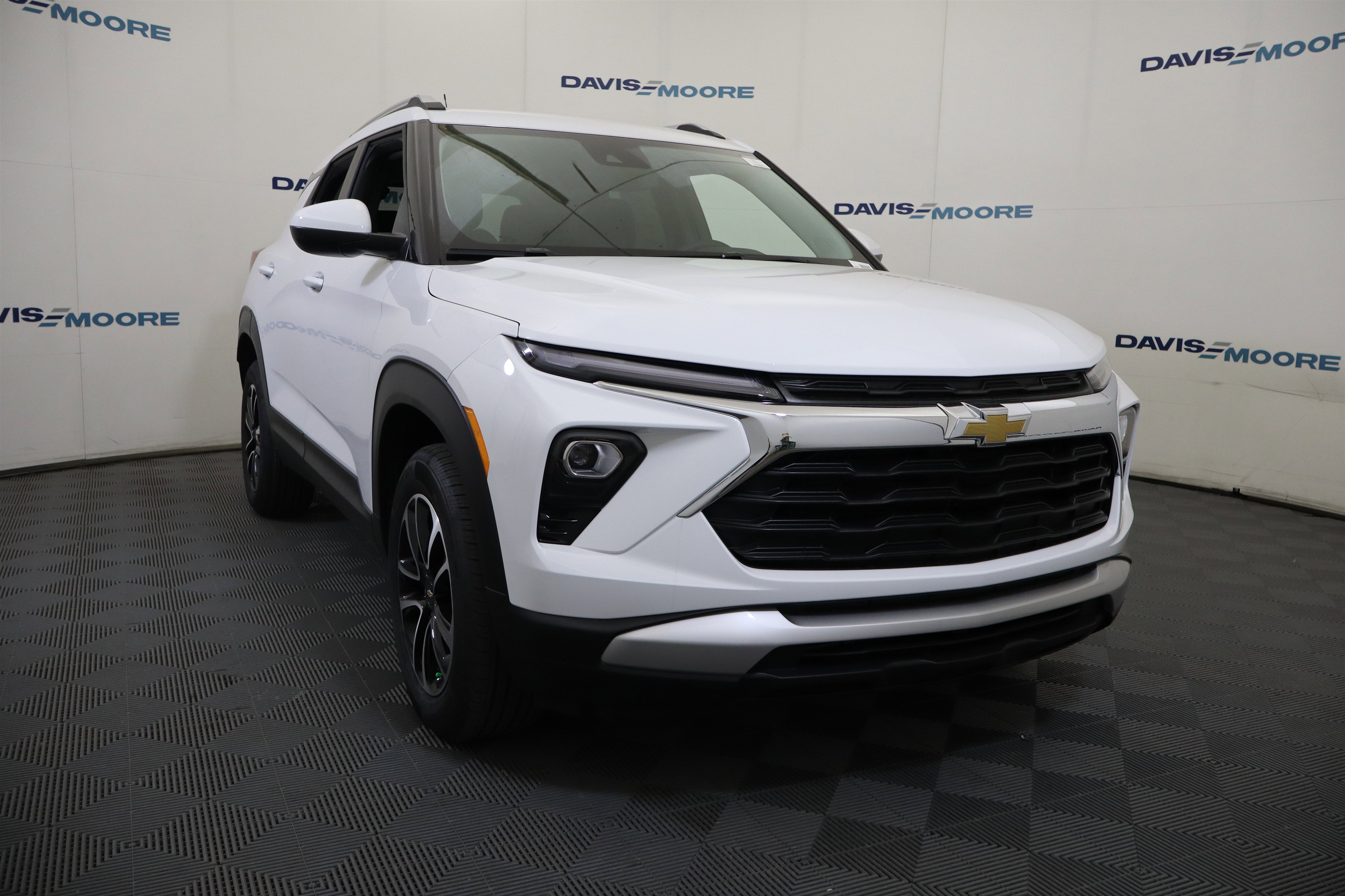 New 2026 Chevrolet TrailBlazer LT w/ LT Cold Weather Package AWD/4WD image 3