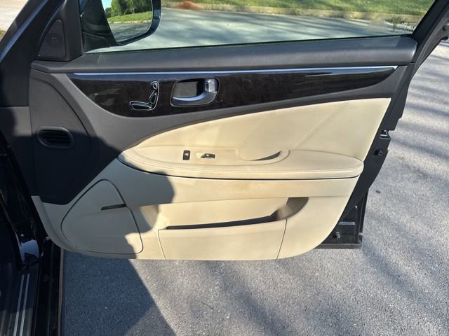 Used 2016 Hyundai Equus Signature image 9