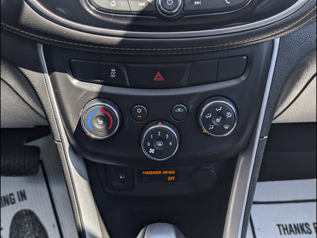 Used 2021 Chevrolet Trax LT w/ Redline Edition AWD/4WD image 30
