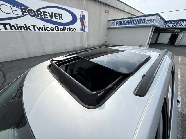Used 2023 Jeep Grand Cherokee L Limited AWD/4WD image 18